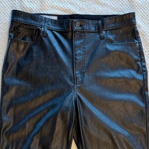GAP Cheeky Straight Sky High Faux Leather Pants (16-Short) Black High-Rise